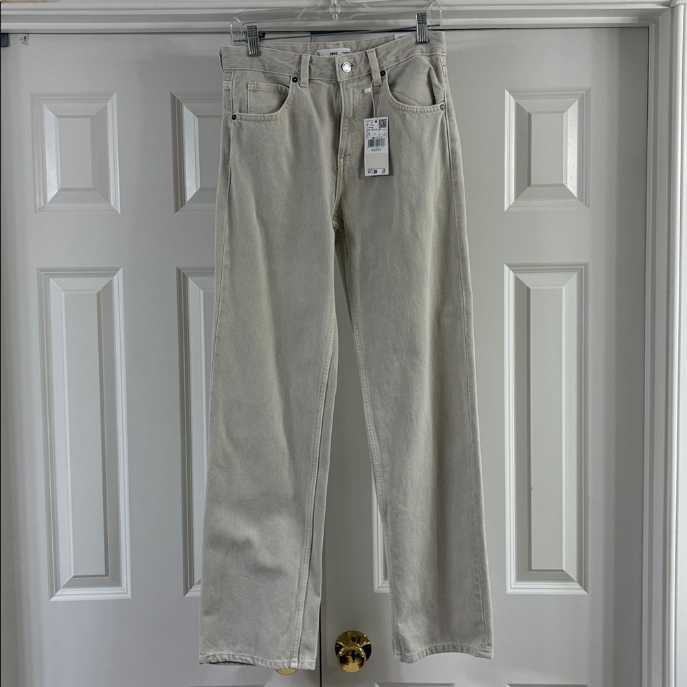 NWT! Mango MNG Miami jeans. Cream/Ecru. Size 34/2. Cute cuffed or uncuffed.